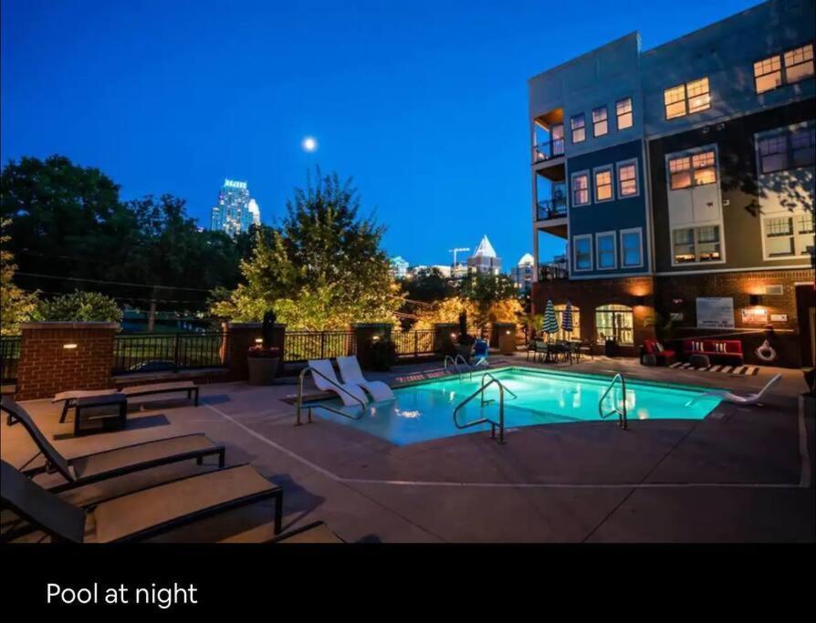 Charming Uptown With, Pool, Bar, Shops Charlotte
